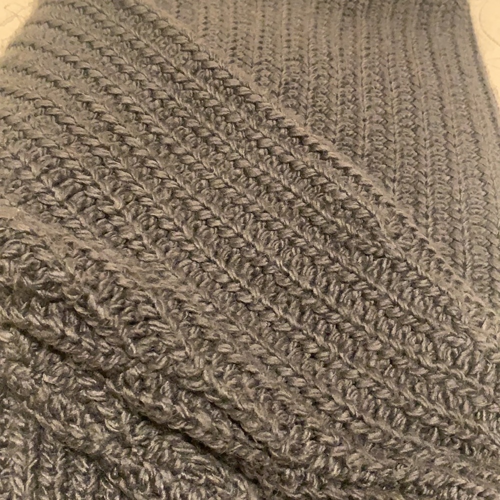H&M Ribbed Turtleneck Sweater - Picture 4 of 8